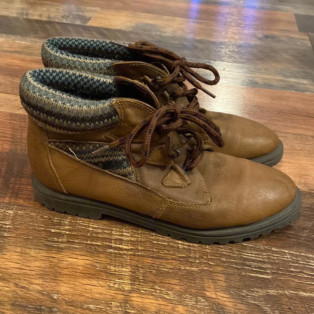Nowrthwest Territory pig leather combat boots size 6